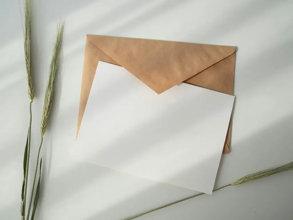 unsplash_xmddEHyCisc_Wedding cards.jpg.webp